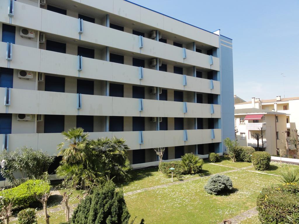 Residence Acapulco Bibione Exterior foto